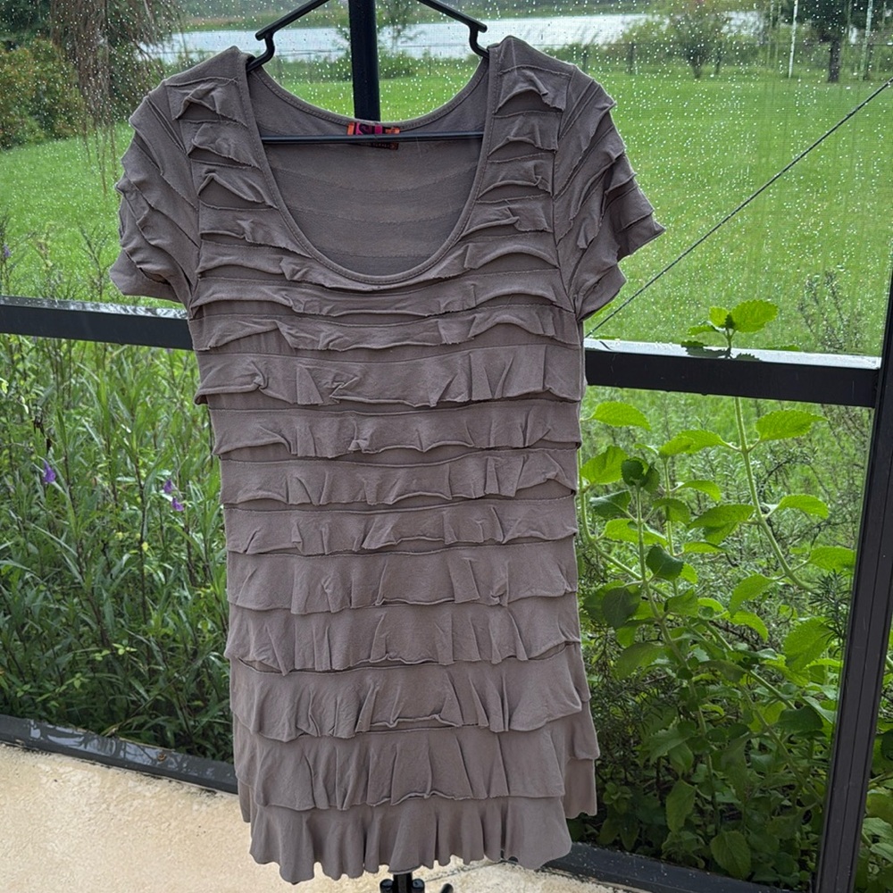 ISLE Apparel fall Brown Tiered Ruffle Layer Dress short sleeve Size medium